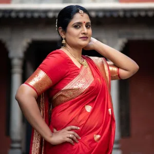 Gorgeous Aunty in Vibrant Red Saree